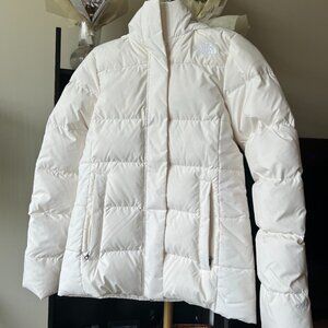 Super warm faux-fur lined hooded Northface puffer